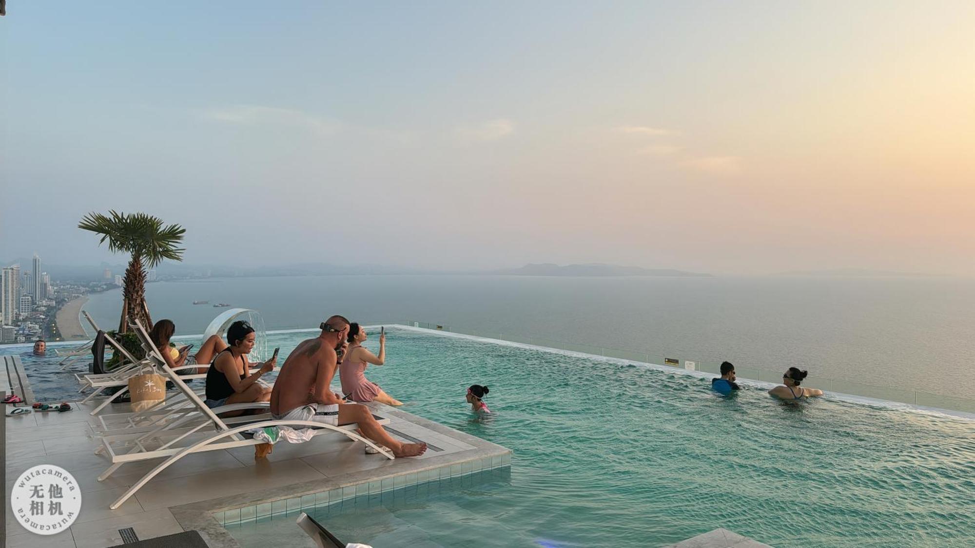 Copacabana Beach Jomtien 科帕卡巴纳海乔木提安海滩毗邻乔木提安夜市 Zewnętrze zdjęcie
