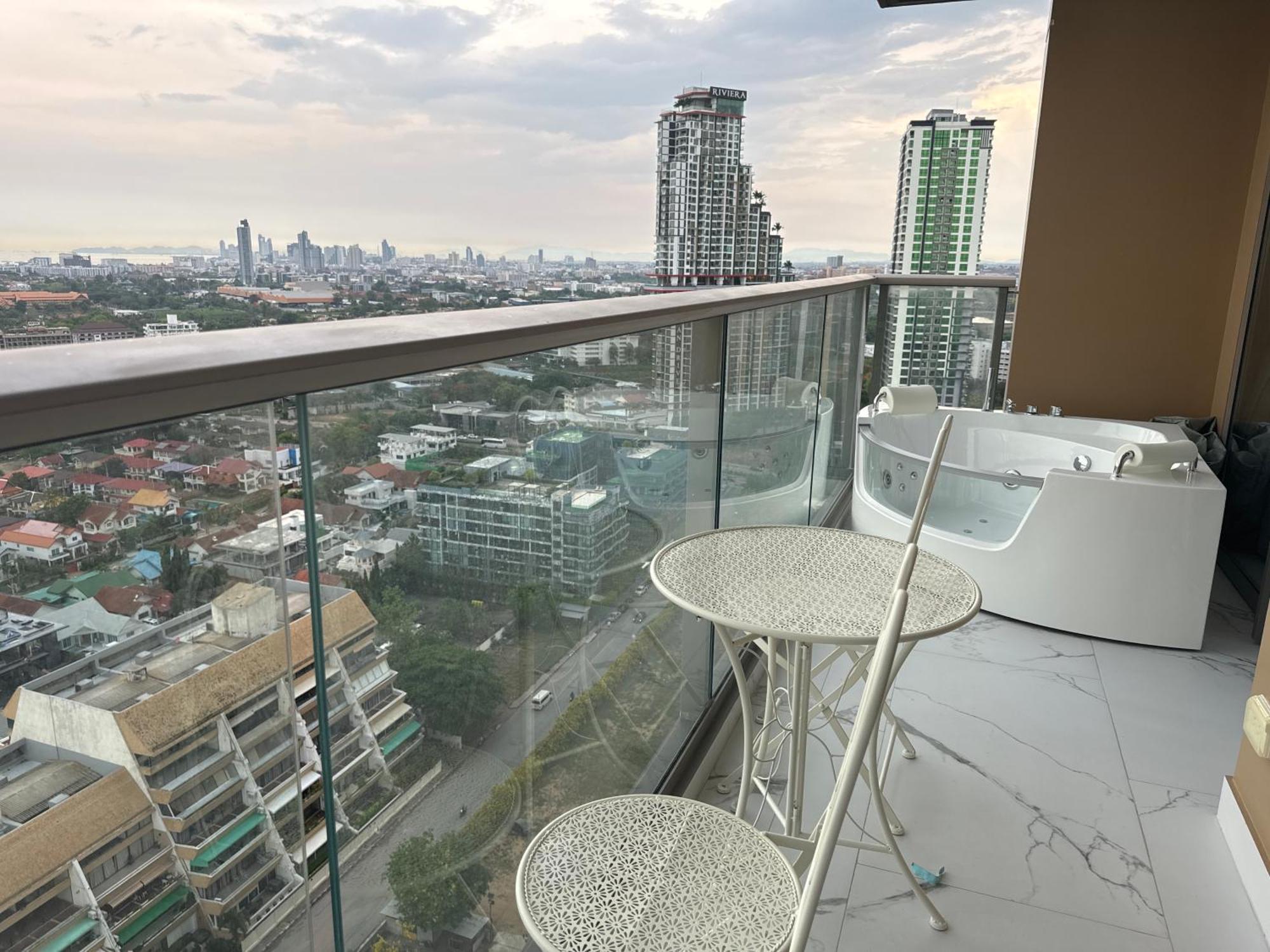 Copacabana Beach Jomtien 科帕卡巴纳海乔木提安海滩毗邻乔木提安夜市 Zewnętrze zdjęcie