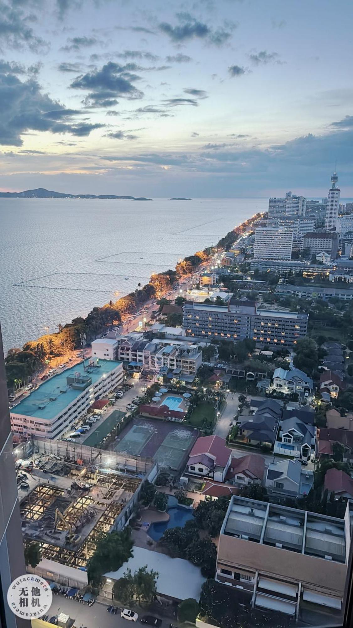 Copacabana Beach Jomtien 科帕卡巴纳海乔木提安海滩毗邻乔木提安夜市 Zewnętrze zdjęcie
